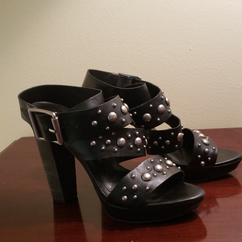 Vera Wang Clyde Ankle Strap Pumps